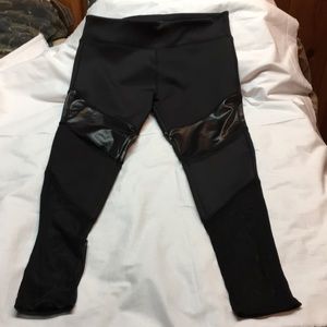 Women’s elite active wear leggings.